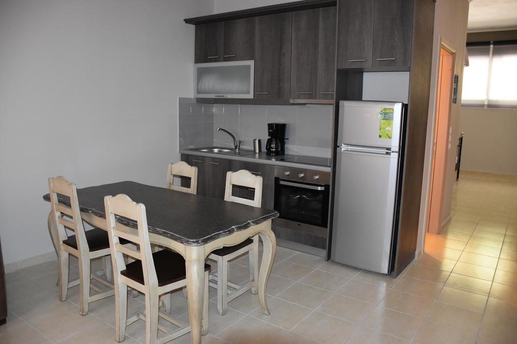Aperanto House Paralia Loutsas エクステリア 写真