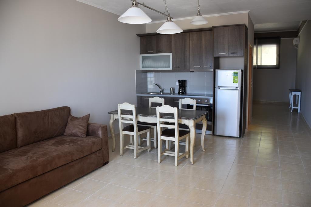 Aperanto House Paralia Loutsas エクステリア 写真