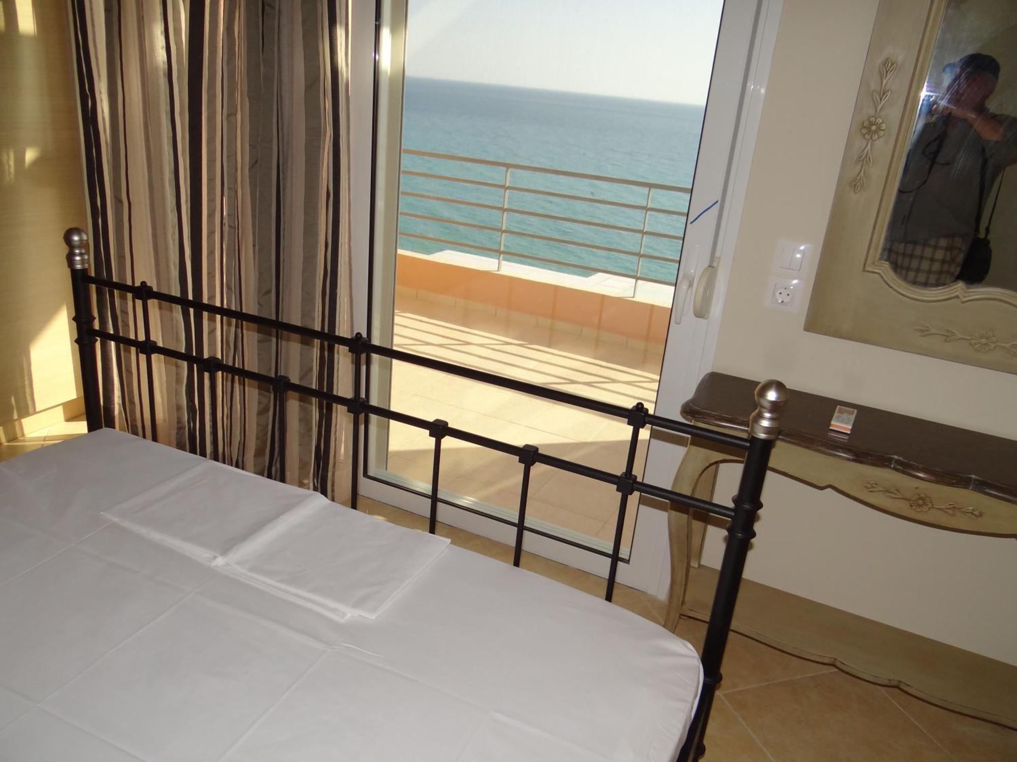 Aperanto House Paralia Loutsas 部屋 写真