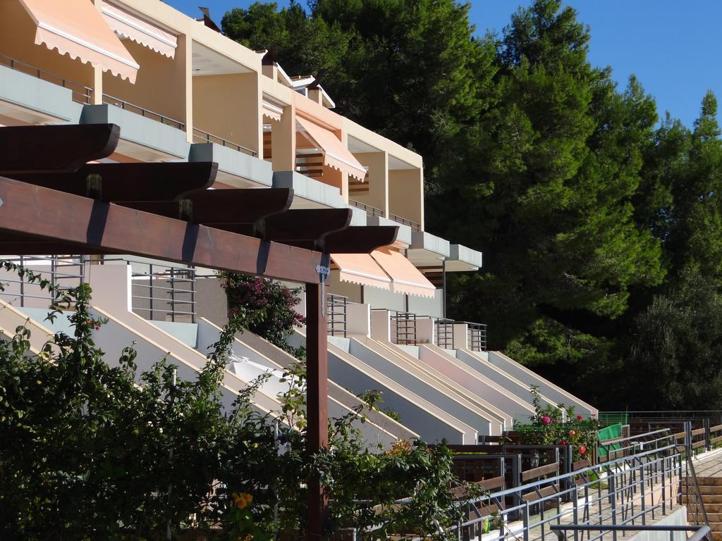Aperanto House Paralia Loutsas エクステリア 写真