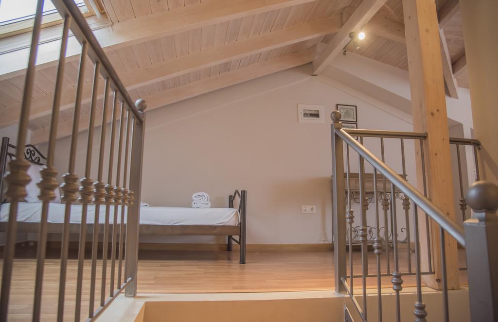 Aperanto House Paralia Loutsas エクステリア 写真