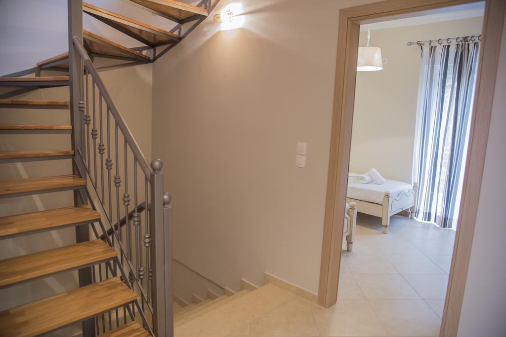 Aperanto House Paralia Loutsas エクステリア 写真