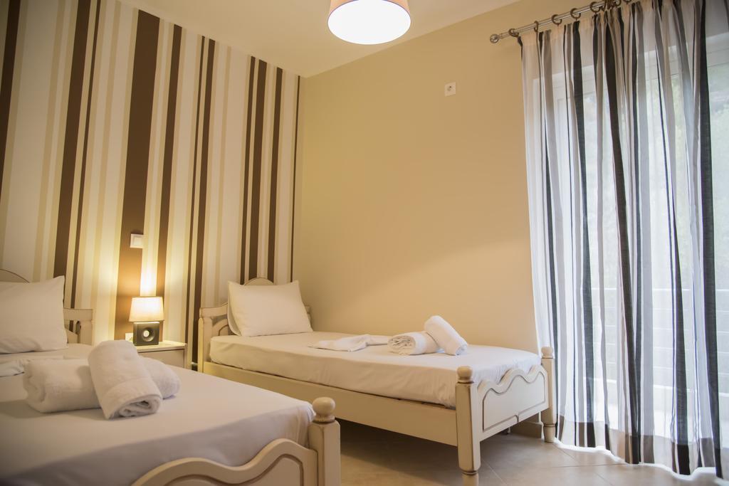 Aperanto House Paralia Loutsas エクステリア 写真