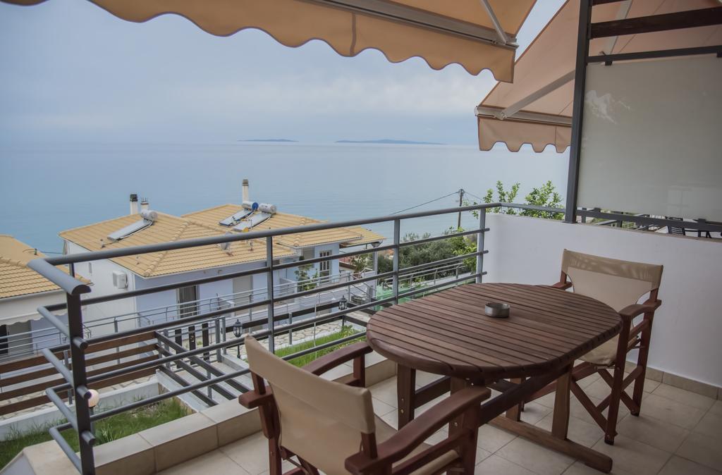 Aperanto House Paralia Loutsas エクステリア 写真