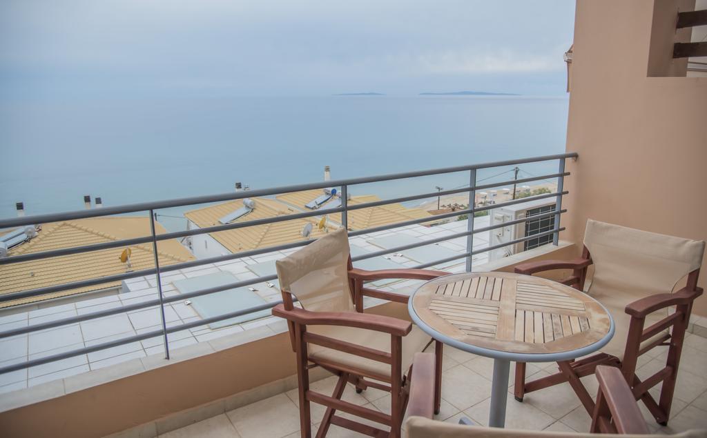 Aperanto House Paralia Loutsas エクステリア 写真