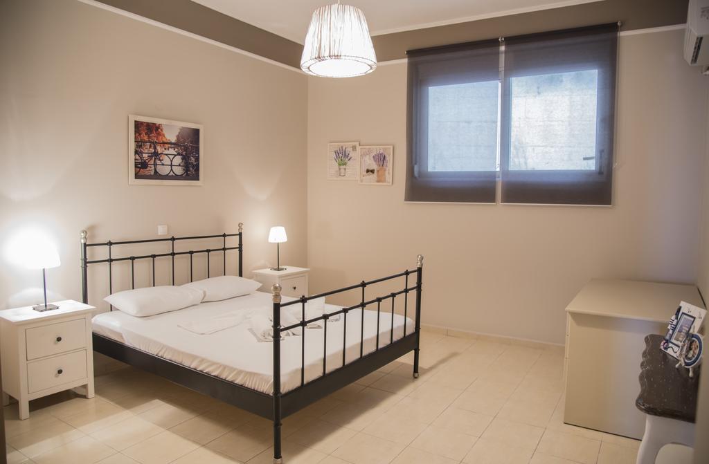 Aperanto House Paralia Loutsas エクステリア 写真